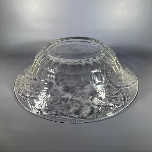 Vintage Large Etched Salad Bowl Floral Leaf Pattern Gift Idea - Picture 6 of 8
